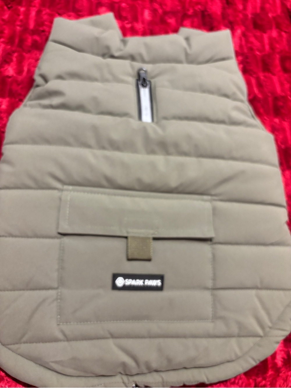 NWT Spark Paws XL Gray Quilted Dog Vest Toggle to Tighten Snaps Pockets 26 inch